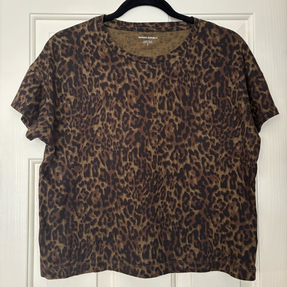 Banana Republic SUPIMA Cotton Boxy Cropped Leopard Print T-shirt